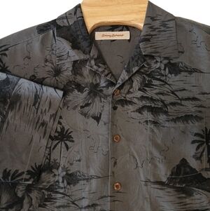 Tommy Bahama Vtg Silk Hawaiian Theme Button Up Travel Shirt Mens Medium